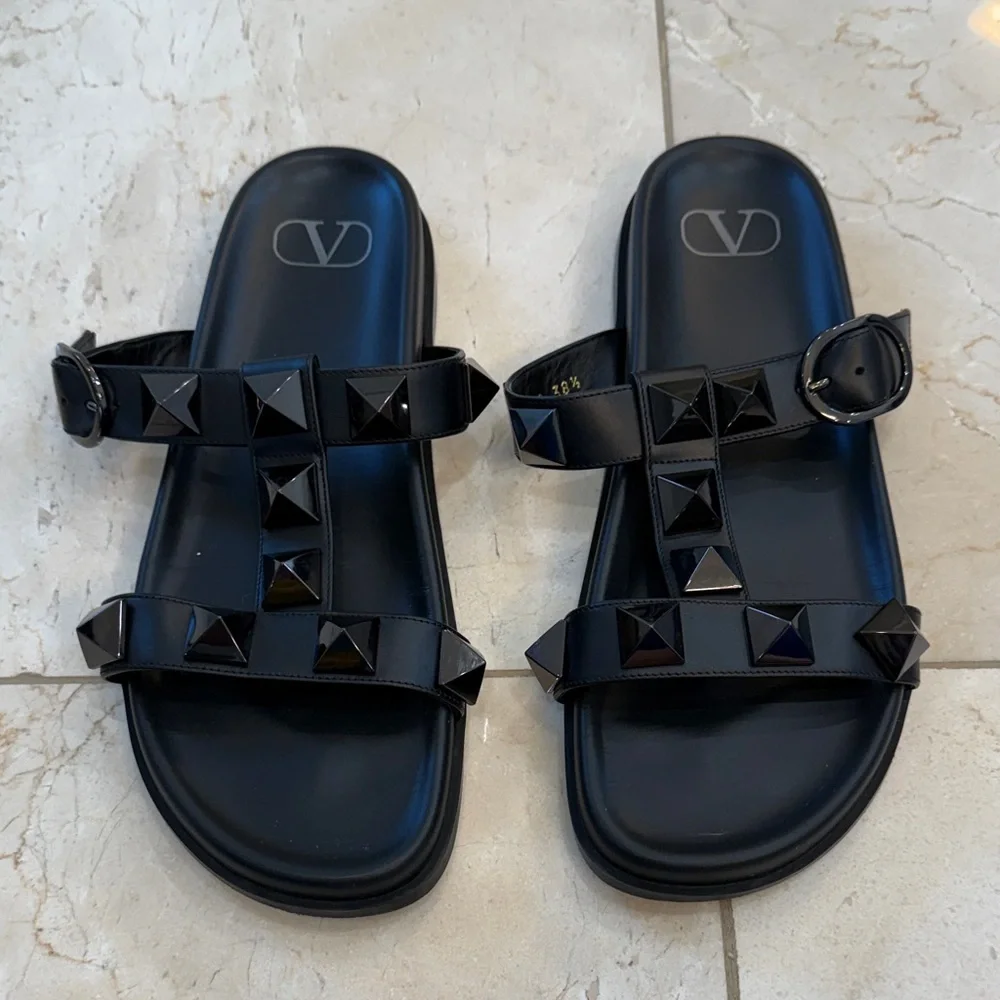 Valentino Garavani Black Pyramid Stud Slides - Picture 1 of 4